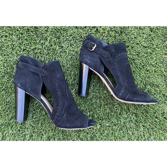 Vince Camuto Conley Black True Suede Buckle Open Toe Cut Out Block Bootie 7.5M - Picture 6 of 9